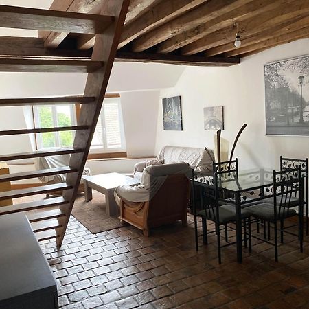 Appartement Tout Confort En Centre-Ville Cosne-sur-Loire Exterior foto